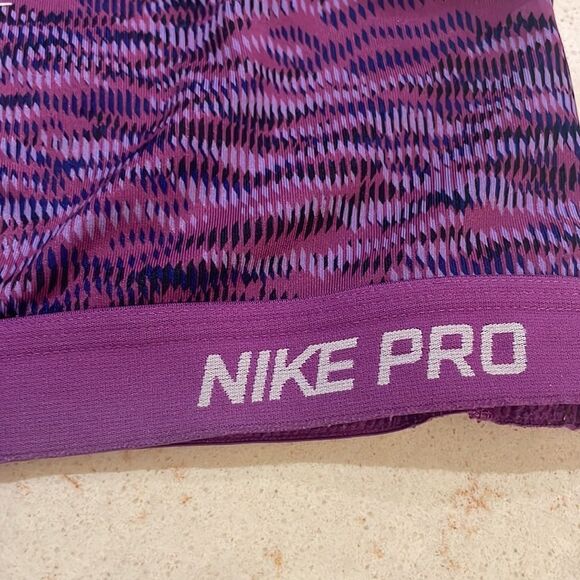 Nike sports bra SZ medium purple and blue PRO - Picture 2 of 7